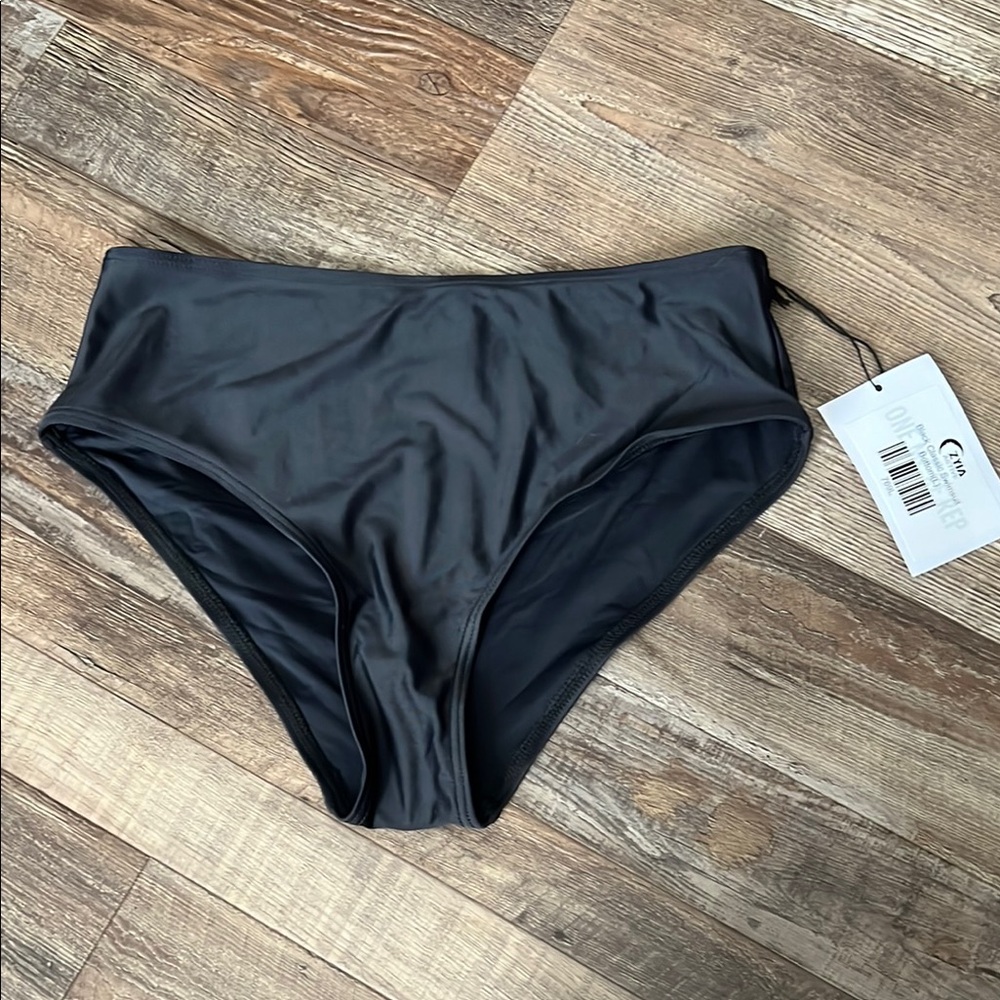 Zyia Black Classic Swimsuit Bottom L